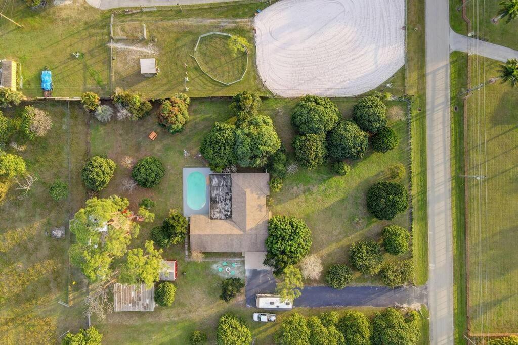Ananda Farmhouse And Retreat. Lake Worth Beach Εξωτερικό φωτογραφία