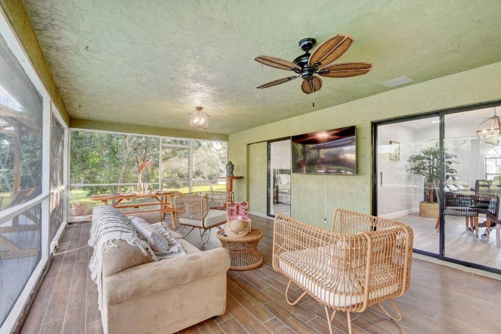 Ananda Farmhouse And Retreat. Lake Worth Beach Εξωτερικό φωτογραφία