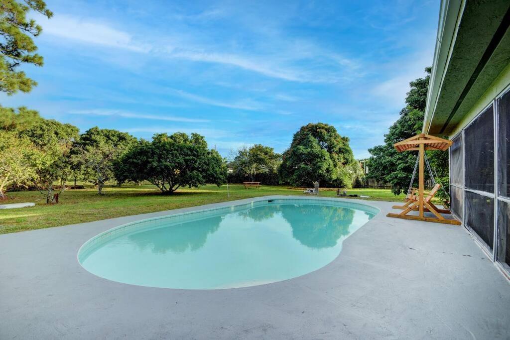 Ananda Farmhouse And Retreat. Lake Worth Beach Εξωτερικό φωτογραφία