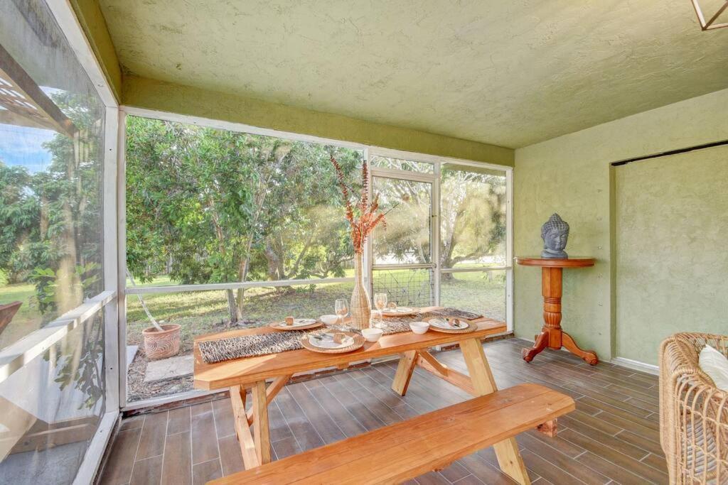 Ananda Farmhouse And Retreat. Lake Worth Beach Εξωτερικό φωτογραφία
